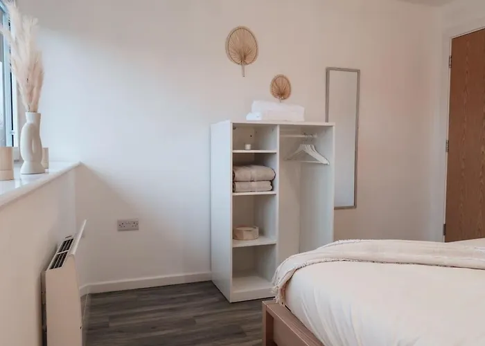 Lovely 2 Bed In - Sleeps 4 * Manchester