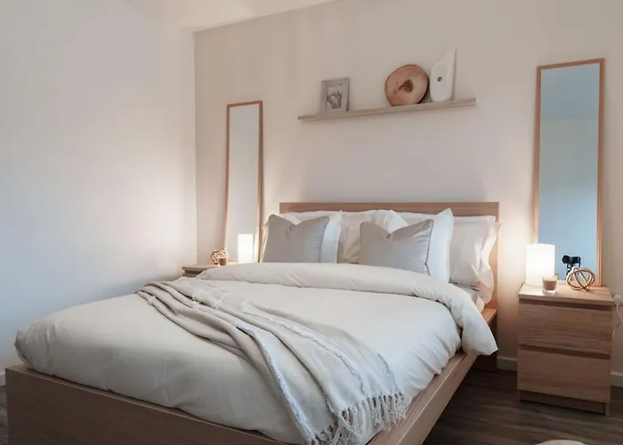 Lovely 2 Bed In - Sleeps 4