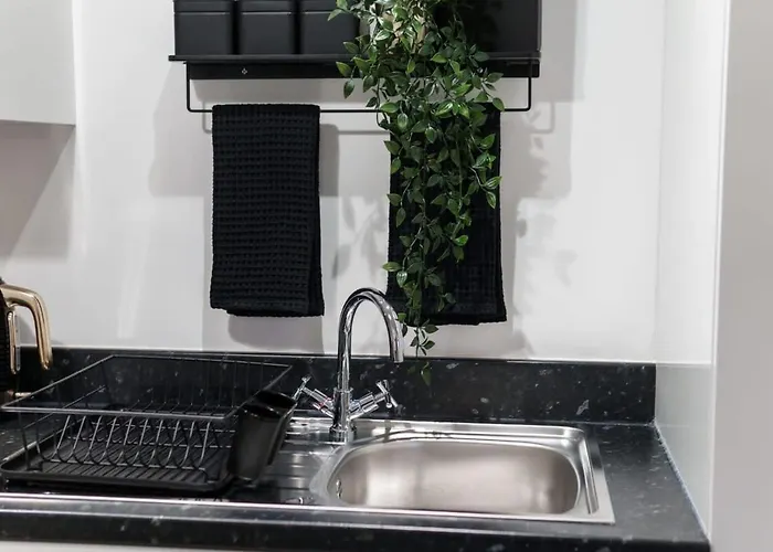 Apartment Lovely 2 Bed In - Sleeps 4 *