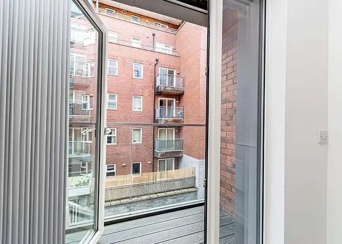 Contemporary 2 Bed In *