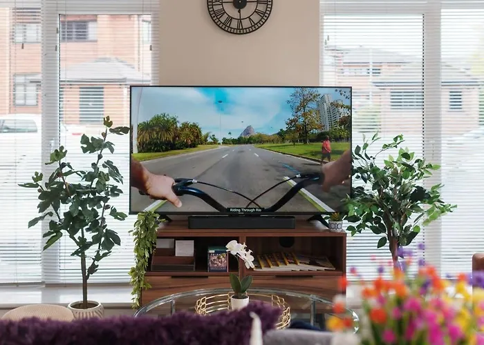 2 Bedroom Modern In * Manchester