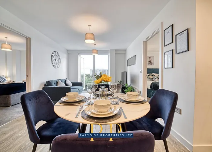 The Middlewood Plaza - By Parydise - Business Or Leisure Stays, Location, Sleeps 4, Salford Apartament Manchester