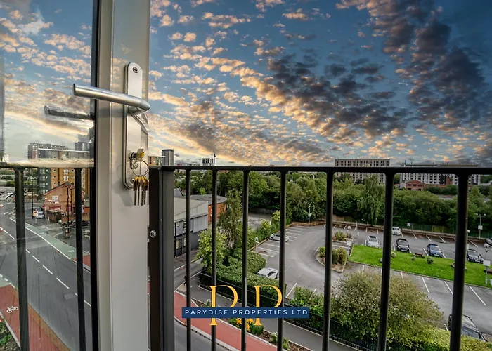 The Middlewood Plaza - By Parydise - Business Or Leisure Stays, Location, Sleeps 4, Salford Διαμέρισμα