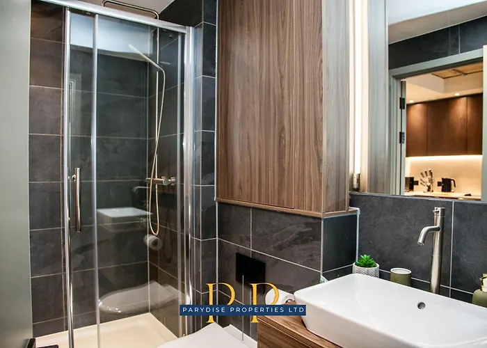 Deansgate Luxury Suite - Modern & Warm 1-Bed - Ideal For Business Or Work Stays - Presented By Parydise Properties *