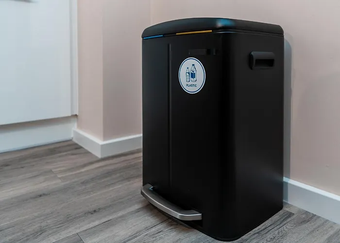 Apartment Entire 2 Bedroom And 2 Bathroom In -free Underground Parking Manchester