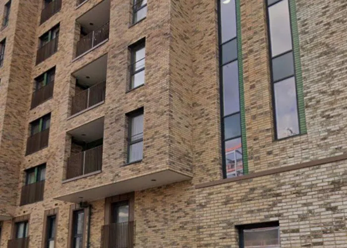 View Few Minutes To Centert