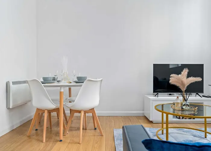 Modern 2bed Northern Quarter, Long Stays, Contractors