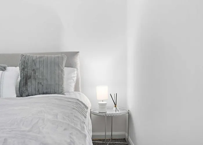 Modern 2bed Northern Quarter, Long Stays, Contractors *