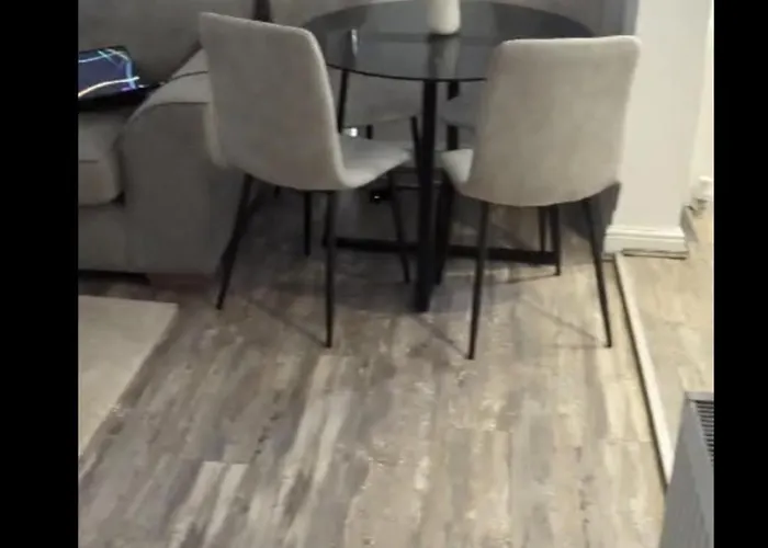 Apartament Lovely 5br In Manchester. Close To The Manchester