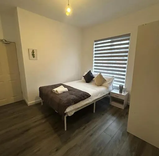 Lovely 5br In Manchester. Close To The *