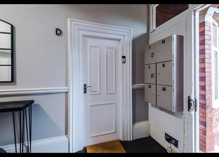 Entire Cozy Apt, Prime Location & Free Parking * مانشستر