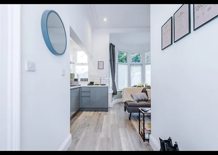 Entire Cozy Apt, Prime Location & Free Parking شقة مانشستر