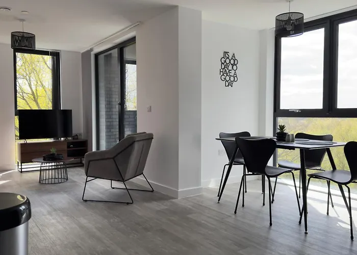 Luxury By Noire * Manchester