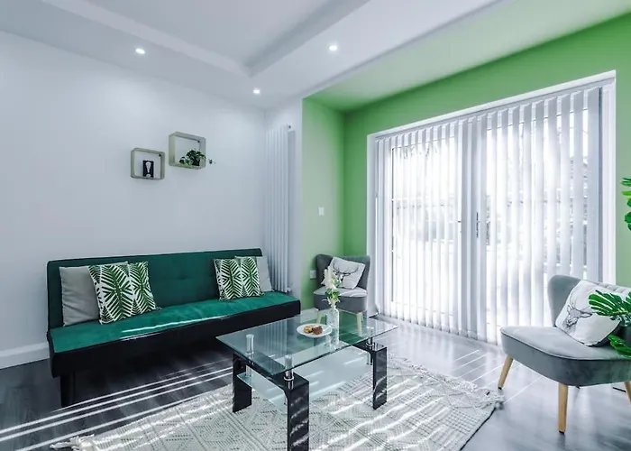 Heart Of Didsbury, Private Gated Car Park By Hass Haus