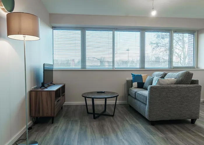 Modern Apartment, Free Parking For Two, Smart Tvs, Location *