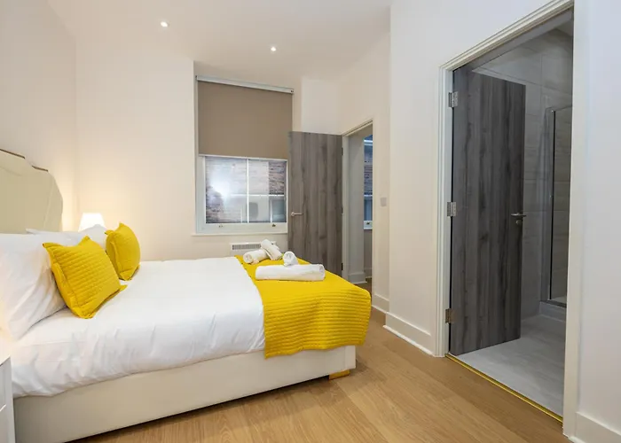 Superb 2bd In China Town