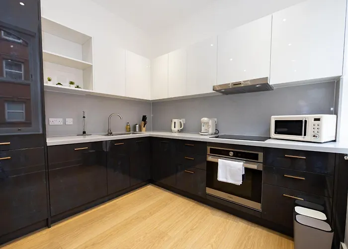 Superb 2bd In China Town