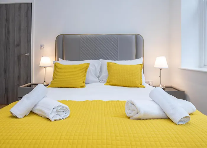 Superb 2bd In China Town