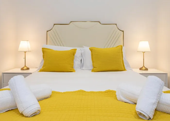 Daire Superb 2bd In China Town