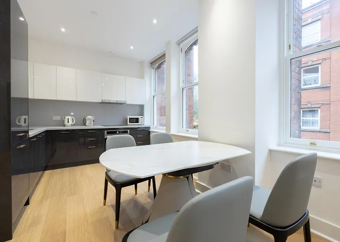 Superb 2bd In China Town