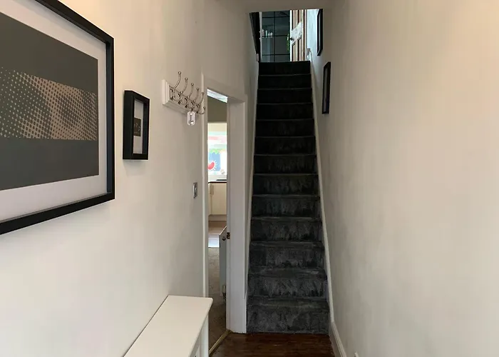 아파트 Beautifully Styled 2br With Garden