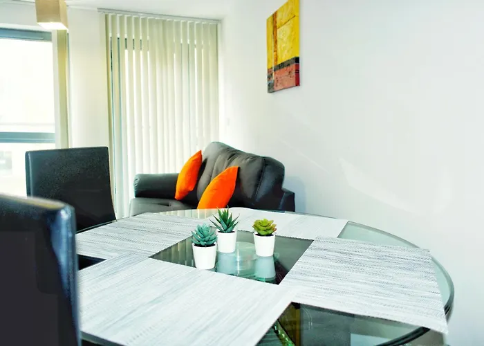 2 Bed Ensuite With Balcony And Free Onsite Secure Parking