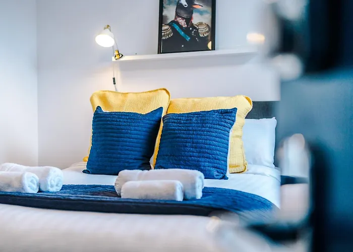 Barton House - Sleeping 10 Mánchester