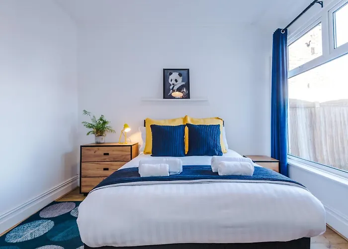 Barton House - Sleeping 10