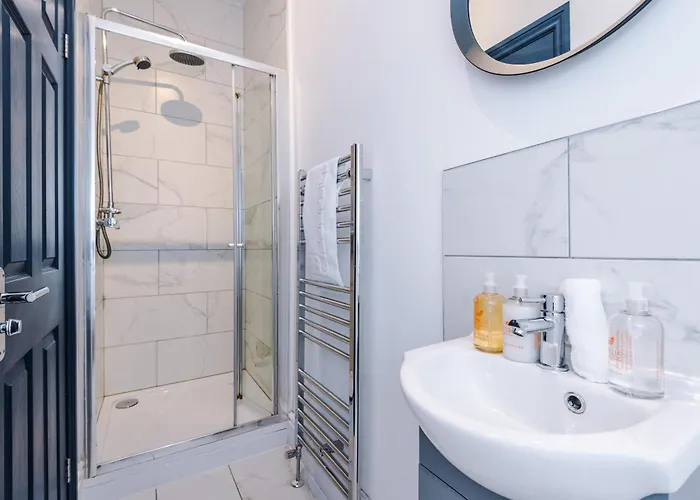 Barton House - Sleeping 10