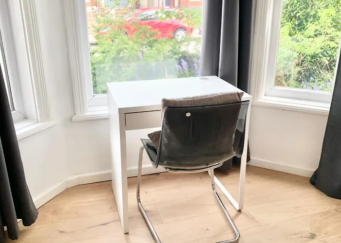 Lägenhet Purple Blossom, 2 Bed Apartment, Wi-fi, Near Didsbury, Free Parking Manchester