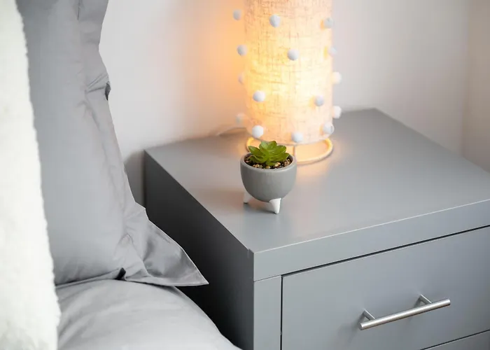 Fantastic, Modern 3 Bedroom House Semesterbostad *