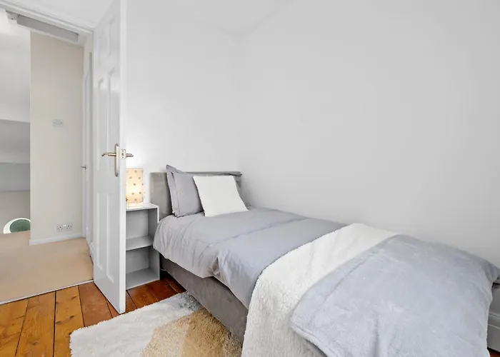 Fantastic, Modern 3 Bedroom House بيت للعطل مانشستر