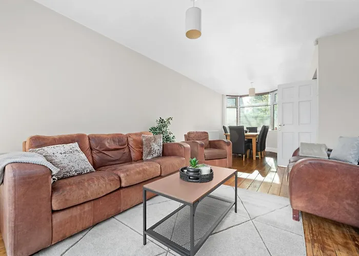 Semesterbostad Fantastic, Modern 3 Bedroom House