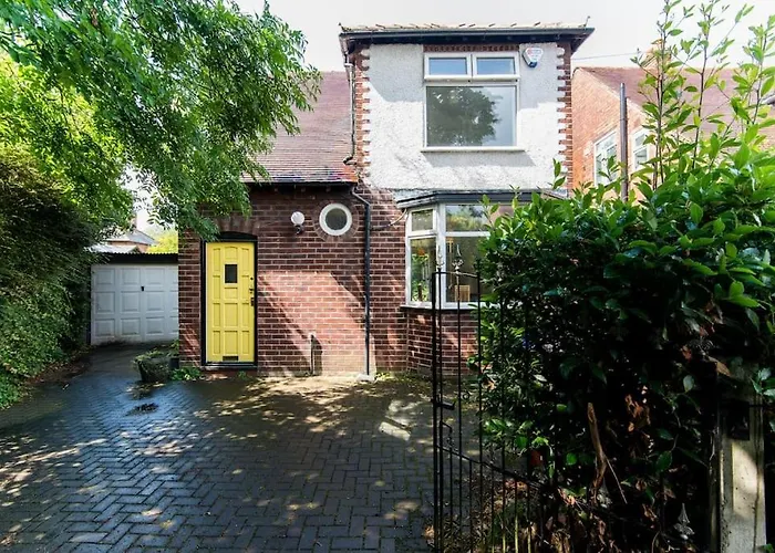 Fantastic, Modern 3 Bedroom House *