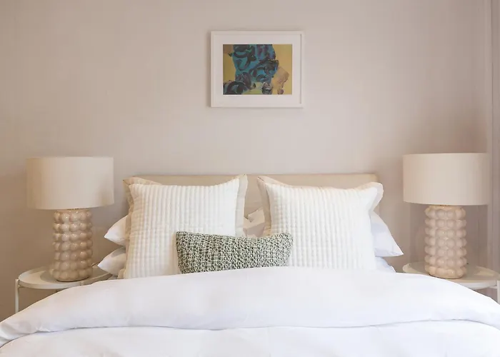 Spacious 4 Bedroom - Sleeps 8 Casa vacanze *