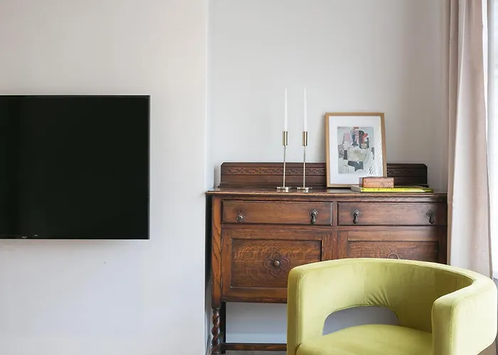 Spacious 4 Bedroom - Sleeps 8 * מנצ'סטר