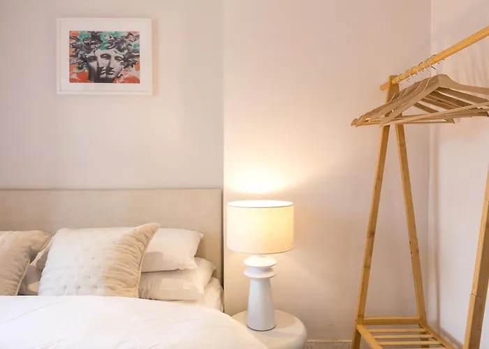 Spacious 4 Bedroom - Sleeps 8 בית נופש