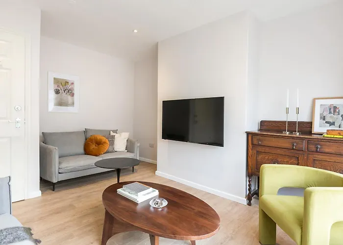 Spacious 4 Bedroom - Sleeps 8 * מנצ'סטר