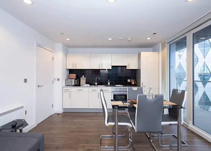 Stylish Mediacity 2bed, Sleeps 6, Amazing Views Apartman Manchester