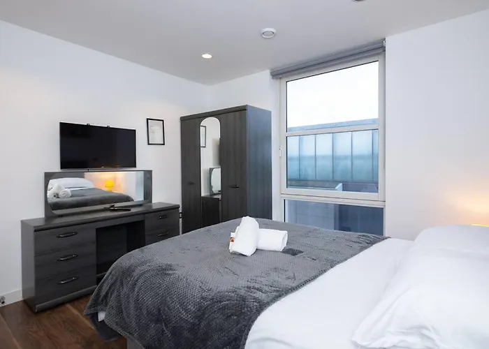 Stylish Mediacity 2bed, Sleeps 6, Amazing Views