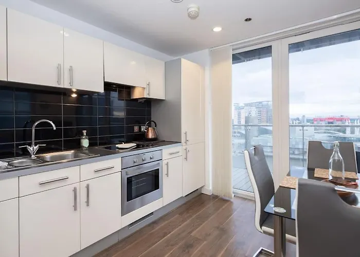 Stylish Mediacity 2bed, Sleeps 6, Amazing Views