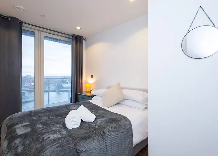 Apartman Stylish Mediacity 2bed, Sleeps 6, Amazing Views Manchester
