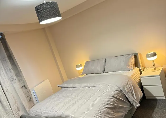 Luxury 2 Bedroom In Centre - Free Parking アパート