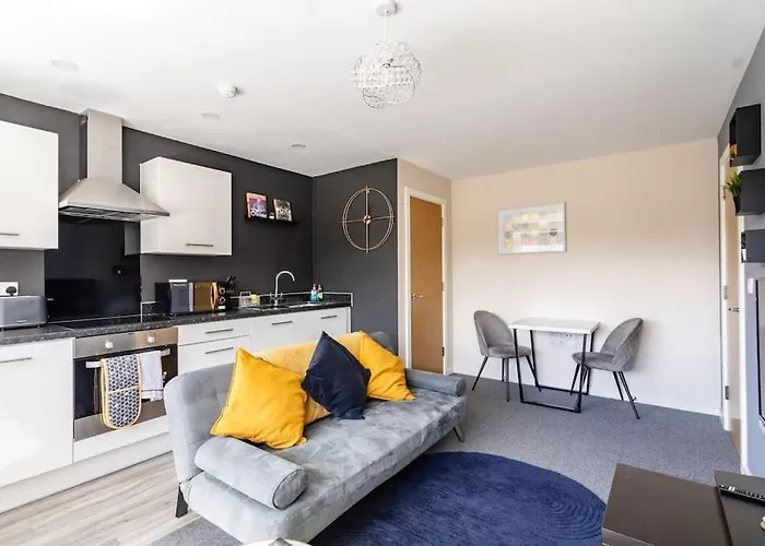 Bright 1 Bedroom Flat In Salford With Parking Available マンチェスター