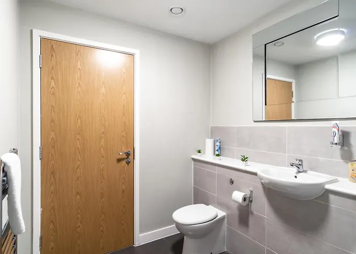 Prime Location 1 Bed Penthouse *