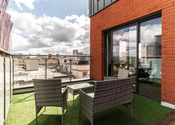 Prime Location 1 Bed Penthouse * Manchester