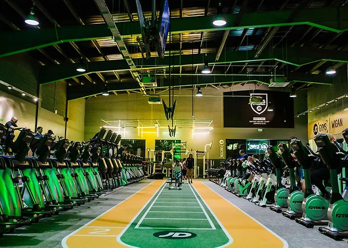 1b-steps To Uni&stadium- Wi-fi Netflix Breakfast *