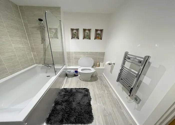 1b-steps To Uni&stadium- Wi-fi Netflix Breakfast * Manchester