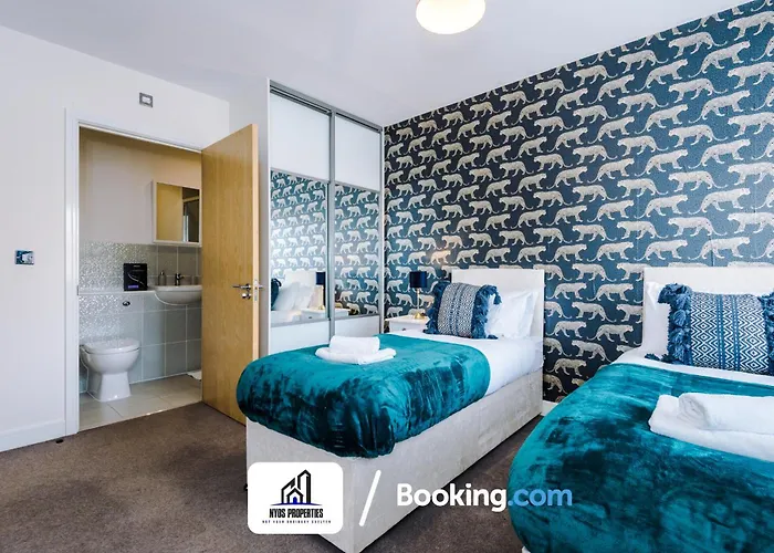 Prázdninový dům 3 Bedroom House By Nyos Short Lets & Serviced With Parking Manchester