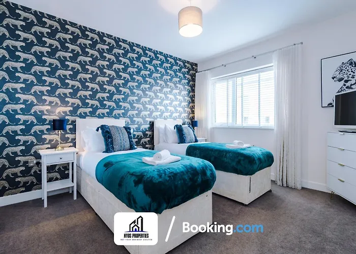 3 Bedroom House By Nyos Short Lets & Serviced With Parking Сasa de vacaciones Mánchester